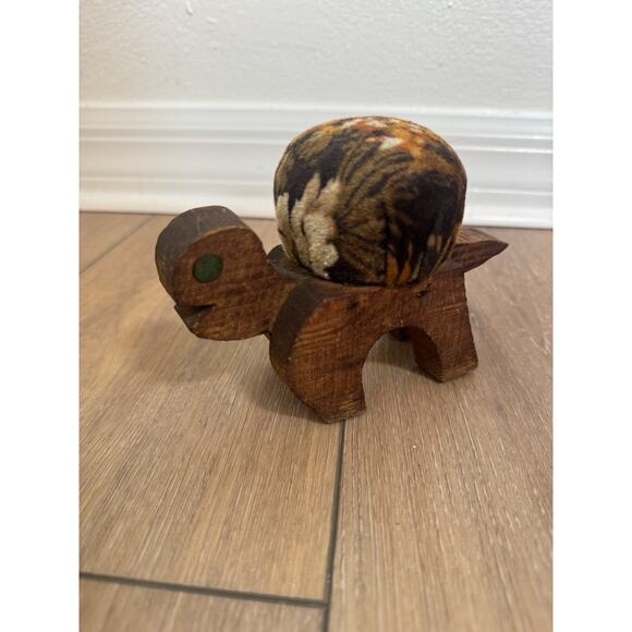 Vintage Wooden Turtle Floral Velvet Pin Cushion MCM 70's Kitschy Handmade Retro - Picture 1 of 11